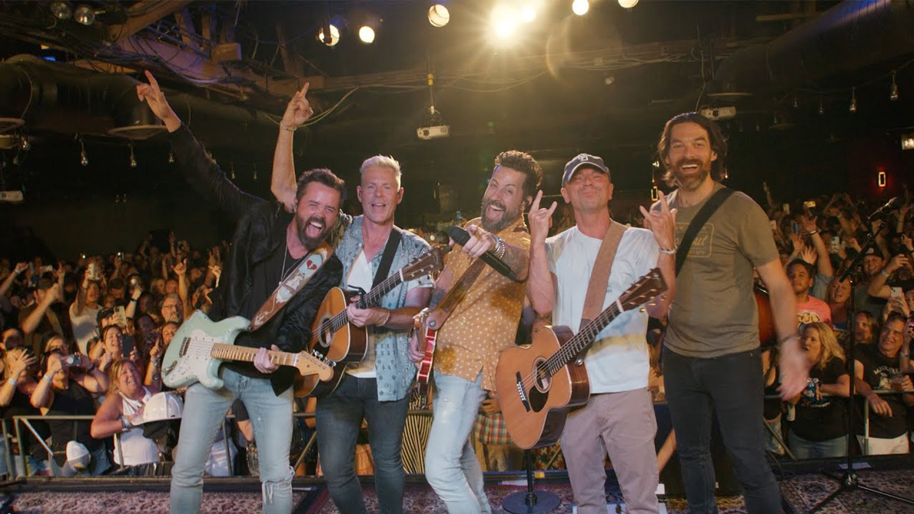Kenny Chesney & Old Dominion - "Beer With My Friends"